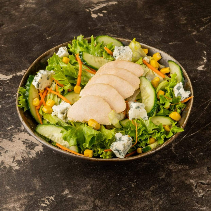 Салат з куркою та сиром дорблю (220г)